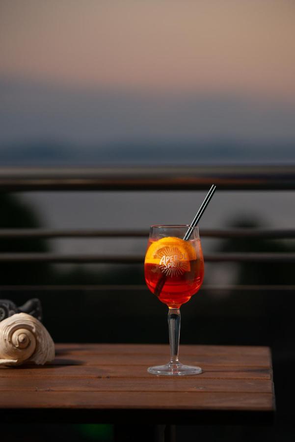 Sunset Studios - Suites With Seaview & Back Side Apartements Toroni Buitenkant foto
